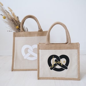 Jutetasche Breze-Motiv personalisiert mit Namen, Jute beige, Oktoberfest klein und groß