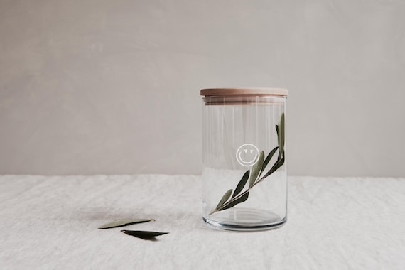 Vorratsglas mit Smiley-Motiv, Buchenholzdeckel personalisiert – Abschiedsgeschenk Erzieherin oder Kollegin, 4 Größen