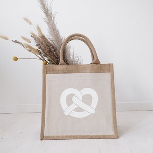 Jutetasche Breze-Motiv weiß, Jute natur, Oktoberfest Wiesntasche personalisiert mit Namen