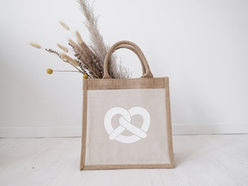 Jutetasche Breze-Motiv weiß, Jute natur, Oktoberfest Wiesntasche personalisiert mit Namen