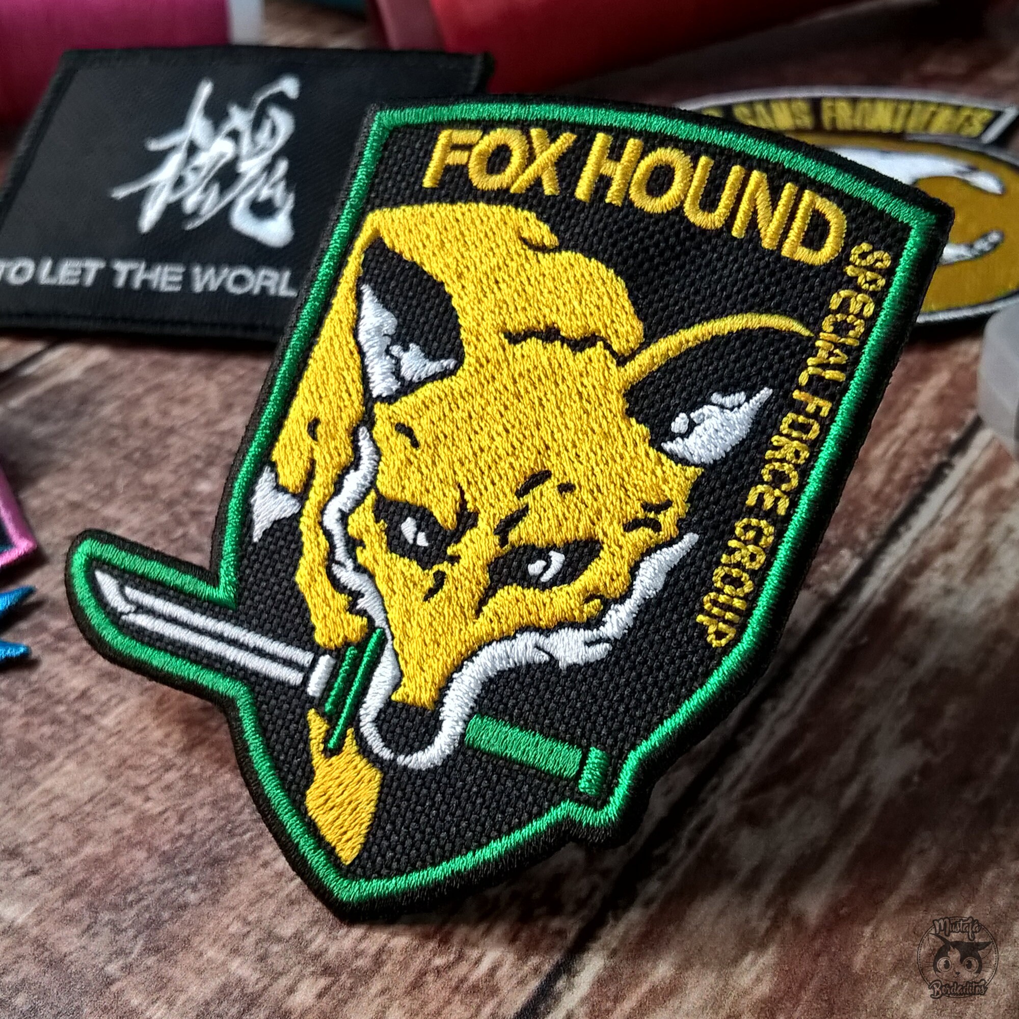 Engranaje De Metal Negro Sólido MGS FOX HOUND Grupo De Fuerza Especial