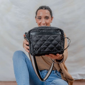 Solid Puffed Bag combined with leather, solid Puffed shoulder bag, Quilted Puffer Mini Crossbody Bag, Minimalist Quilted Crossbody Handbag Black