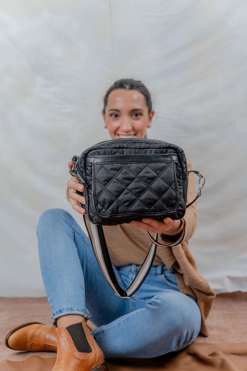 Solid Puffed Bag combined with leather, solid Puffed shoulder bag, Quilted Puffer Mini Crossbody Bag, Minimalist Quilted Crossbody Handbag Black