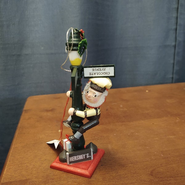 1996 Kurt Adler - Hershey's Ornament - Elf on the Lamp Post - Hershey's Collectible