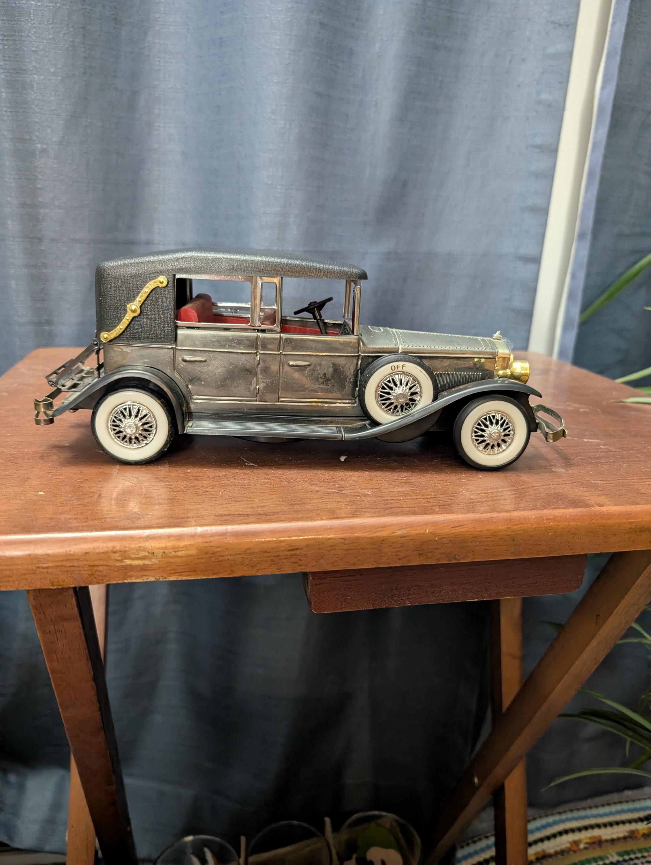 Vintage Solid State Am Radio Shaped Like 1928 Lincoln Model L