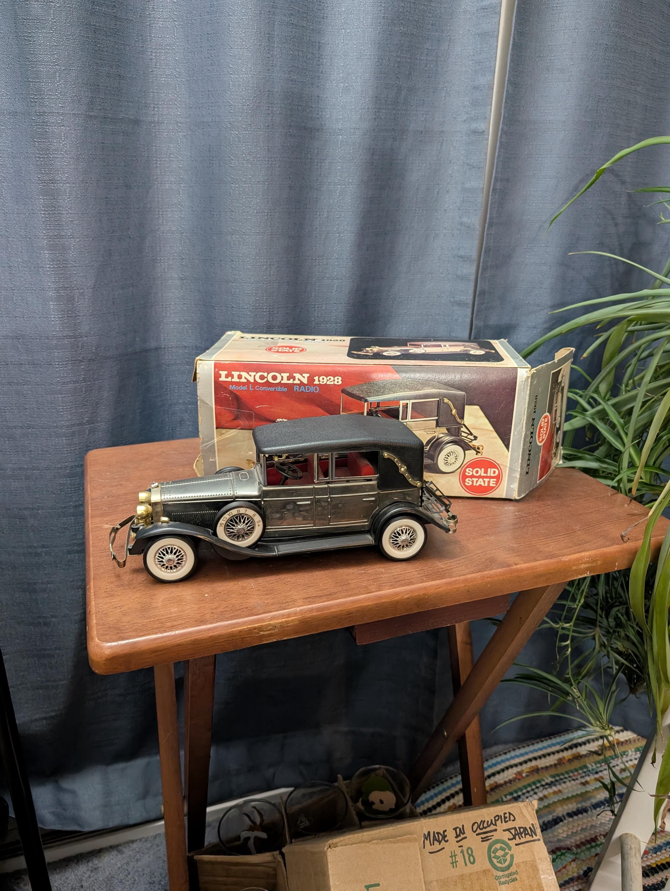 Vintage Solid State Am Radio Shaped Like 1928 Lincoln Model L
