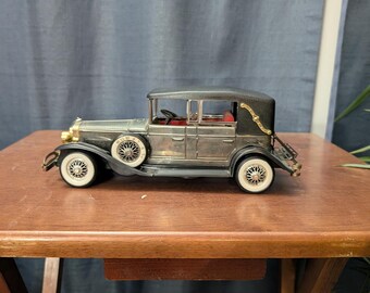 Vintage Solid State Am Radio Shaped Like 1928 Lincoln Model L