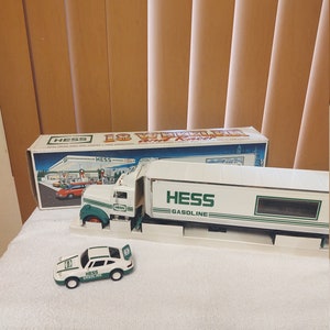 1992 Hess Toy 18-Wheeler and Racer- New in Box