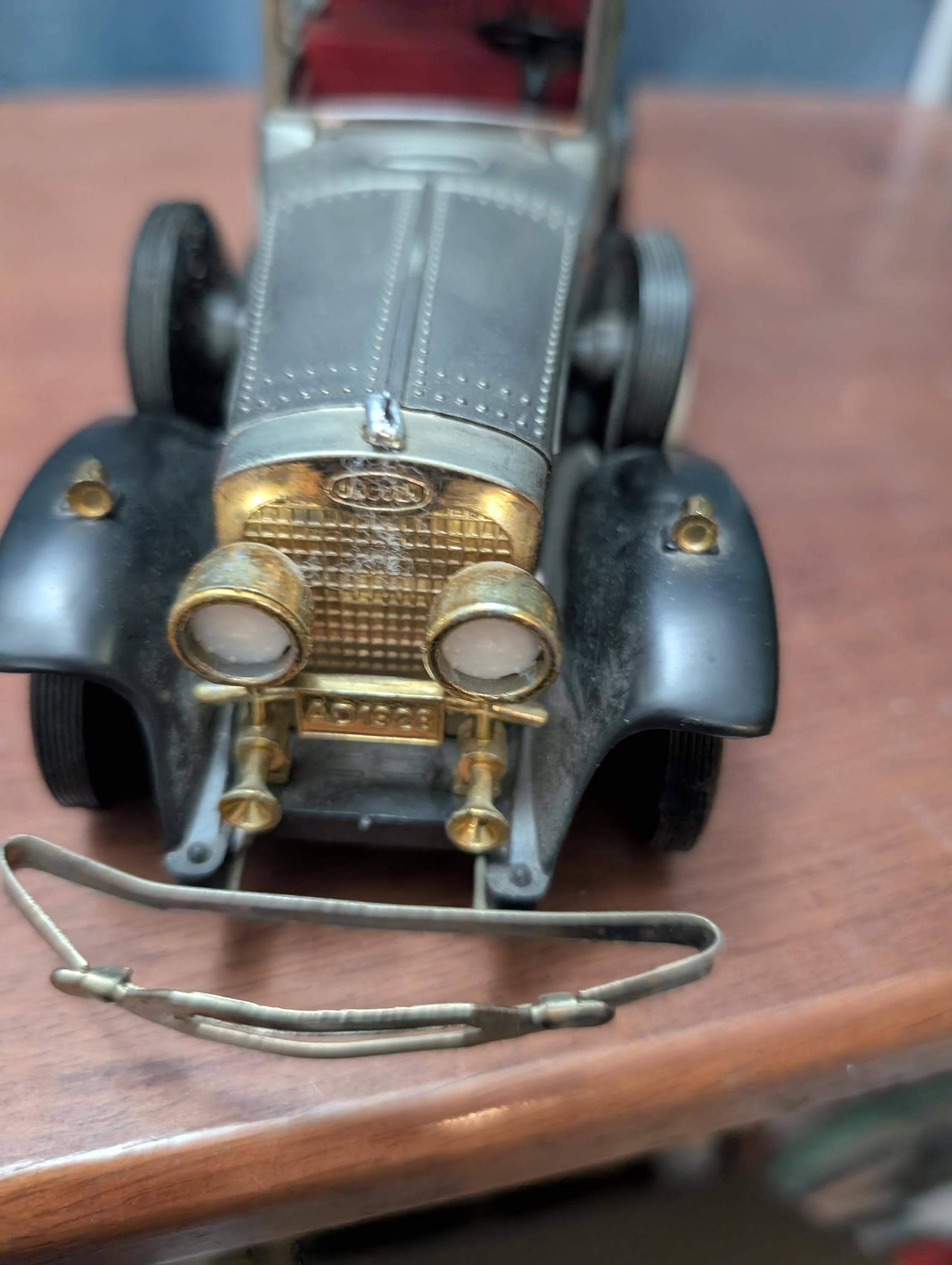 Vintage Solid State Am Radio Shaped Like 1928 Lincoln Model L