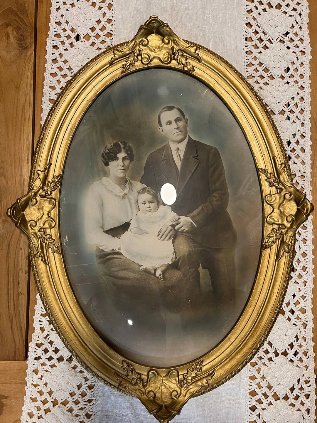 Antique Convex Glass Wood Oval Frame With Family Portrait 1914 Bubble