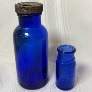 Lot de 2 bouteilles vintage BROMO-SELTZER Emerson Drug Co bleu cobalt profond image 9