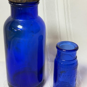 Lot de 2 bouteilles vintage BROMO-SELTZER Emerson Drug Co bleu cobalt profond image 1