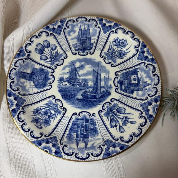 Societe Ceramique Maastricht Old Dutch 8” Plate Blue White gold edge