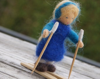 Skifahrerkind Mädchen nadelgefilzt Jahreszeitentisch Winter reiner Wollfilz reine Wolle Puppentrikot