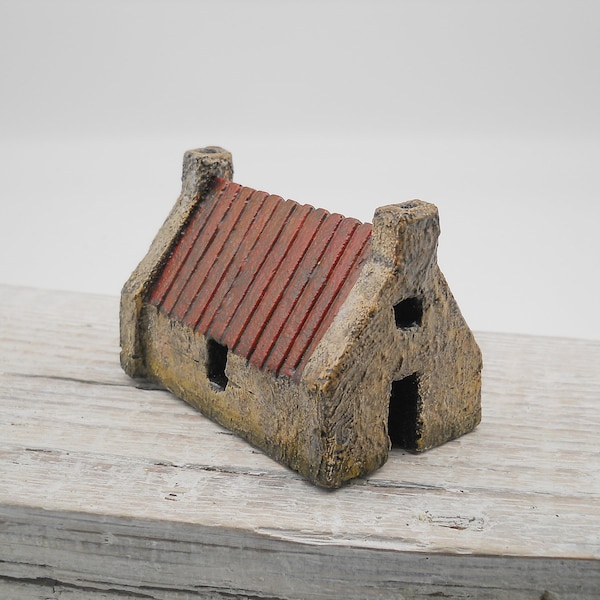 Miniaturhaus kleines englisches/ irisches Landhaus, Cottage, Handbemalt, Kunstobjekt, Souvenir