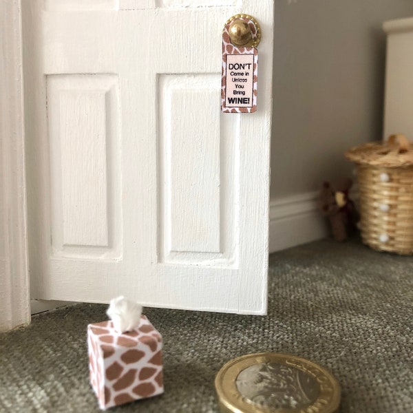 Giraffe Tissue Box + Door Hanger Printable - Dolls House 1:12