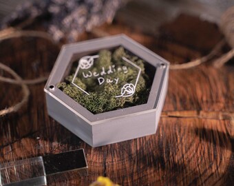 Personalized Wedding USB Box: Engraved Wooden Keepsake with Moss