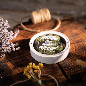 Personalized Wooden USB Box with Moss & Acrylic Lid: Engraved Wedding Keepsake