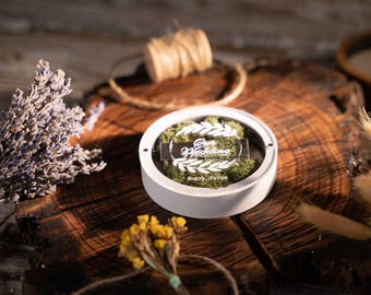 Personalized Wooden USB Box with Moss & Acrylic Lid: Engraved Wedding Keepsake