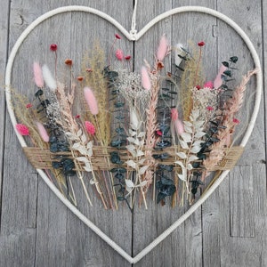 Herz mit Trockenblumen *Rosa / Pink* Wanddekoration zum Hängen, hängende Fensterdeko mit Eukalyptus, Geschenkidee für die Liebsten Muttertag