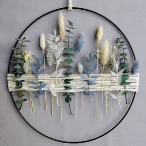 Frühlingsdeko Wanddeko: Schwarzer Metallring mit Trockenblumen Eukalyptus & Pastelltöne, Fensterdeko zum Hängen, Boho Deko Trend, hängend Bild 6
