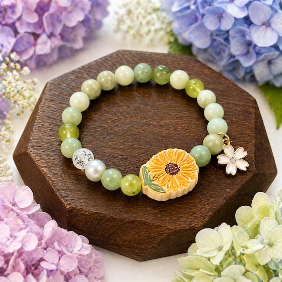 Serpentine Jade Sunflower Bracelet, Crackle Quartz Floral Charm, Stretch Gemstone Jewelry