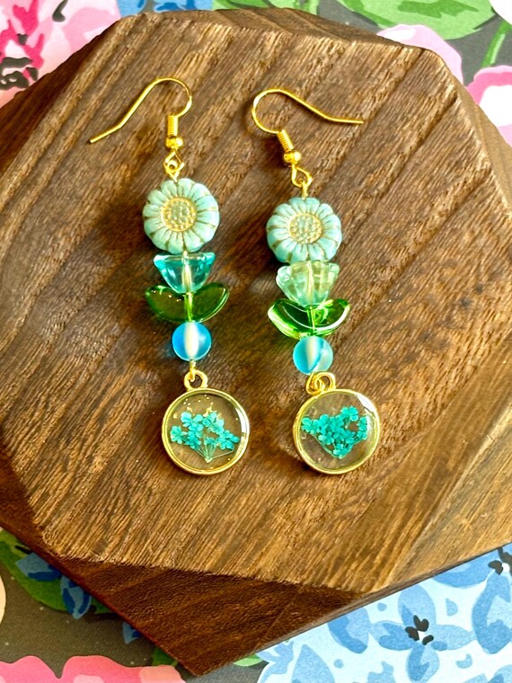 Mystic Aqua Bloom Earrings – Queen Anne’s Lace, Czech Glass Sunflowers, Mystic Aura Quartz & Green Glass – Spiritual Floral Energy