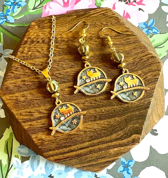 Celestial Cat Jewelry Set: Gold Hematite Necklace and Earrings
