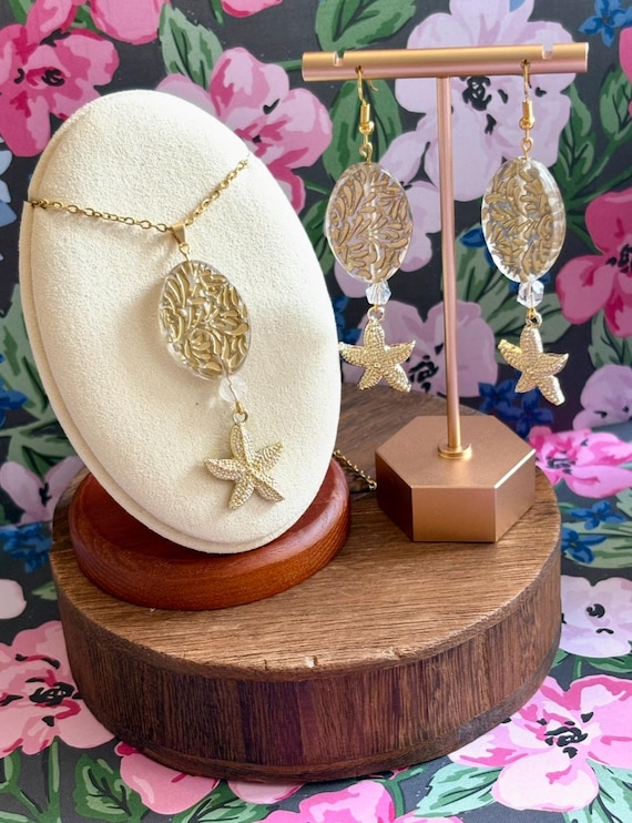 Golden Tides Necklace & Earrings Set – Clear Quartz, Starfish Charms, Gold Etched Beads, Reiki-Infused, All Zodiac Signs