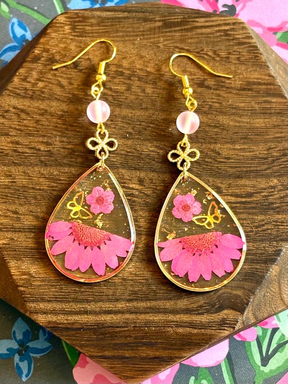 Fluttering Grace – Mystic Aura Quartz & Dried Flower Earrings