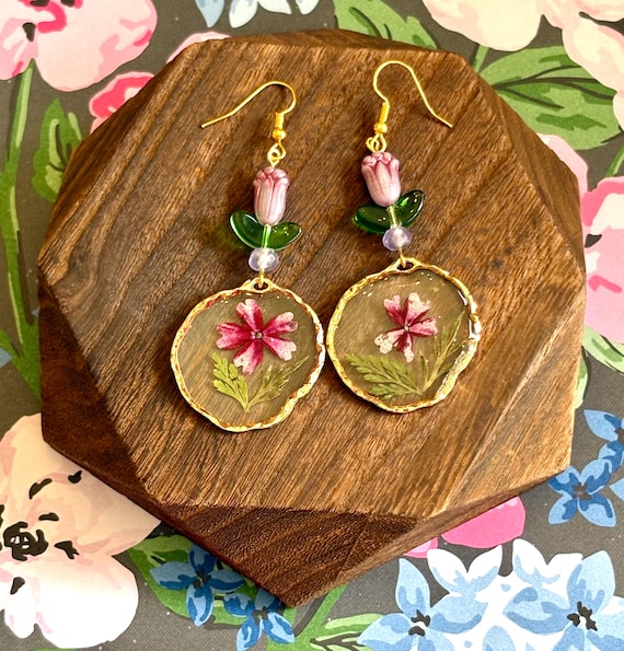 Garden Whispers in Bloom Earrings – Jade, Czech Glass Tulips, Dried Pressed Flowers, Stainless Steel Earwires, Nature-Inspired Jewelry
