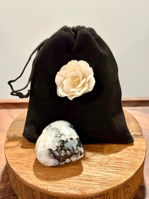 Angel Crystal Bag - Rainbow Moonstone Crystal Healing, Reiki Healing - Heart, Calm, Intuition, Psychic Abilities
