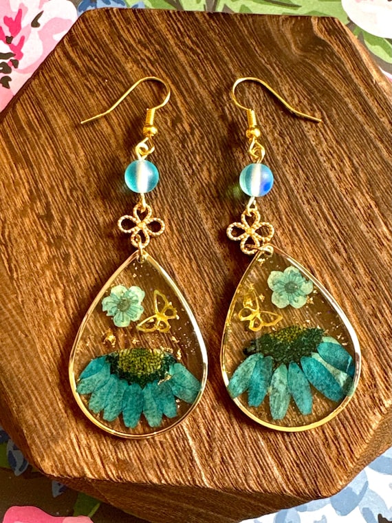 Butterfly Bloom Essence Earrings – Mystic Aura Quartz and Gold Floral Connectors with Dried Flower Resin and Butterfly Accents – 3 Inches