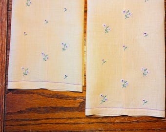 2 Linen Handmade Fingertip Towels ~ Vintage Embroidery ~ Purple Daisies on Yellow