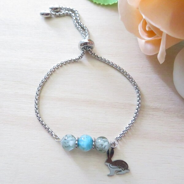 Bracelet avec perles de Murano bleu turquoise et bleu gris avec bijou lapin acier inoxydable, bijou Murano, cadeaux pour femme