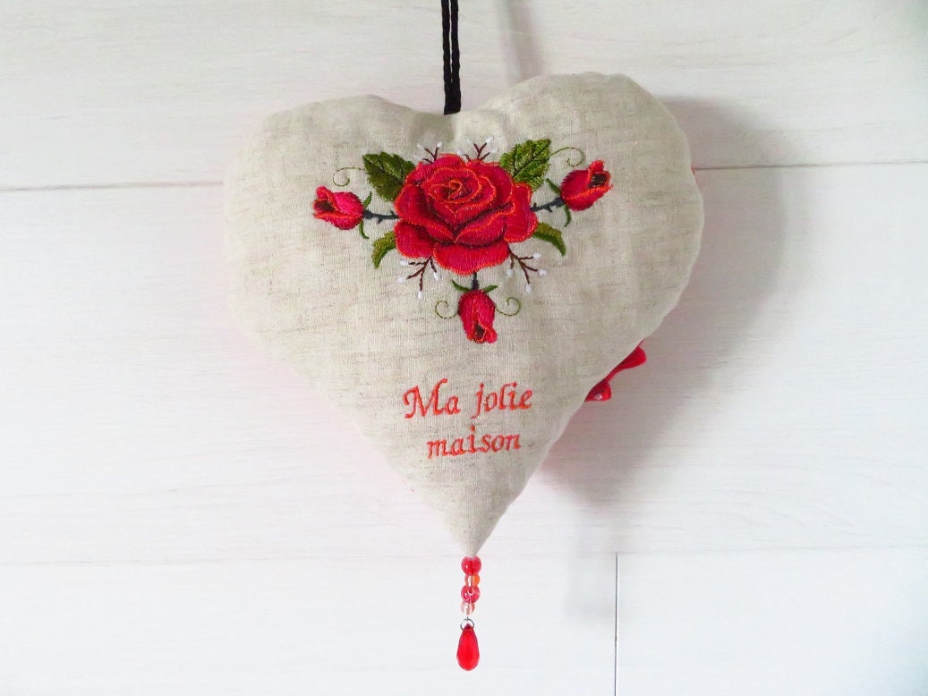 Coussin de Porte Cœur en Tissu Lin Broderie Rose Rouge Orange - Plaque Ma Jolie Maison Lin, Décorati