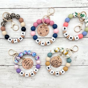MAMA Personalized Silicone Beaded Keychain Wristlet// Mother&#39;s Day Gift// Teacher Gift// Birthday Gift// Bridesmaid Gift