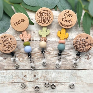 Personalized Boho Cactus Badge Reel // Silicone Beaded ID Badge Holder // Office Badge Holder // Teacher Gift // Nurse Gift