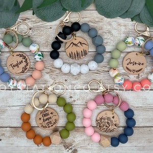 Llavero de silicona personalizado con cuentas para la muñeca // Regalo para el Día de la Madre // Regalo para el Maestro // Regalo de Cumpleaños // Regalo para la Dama de Honor