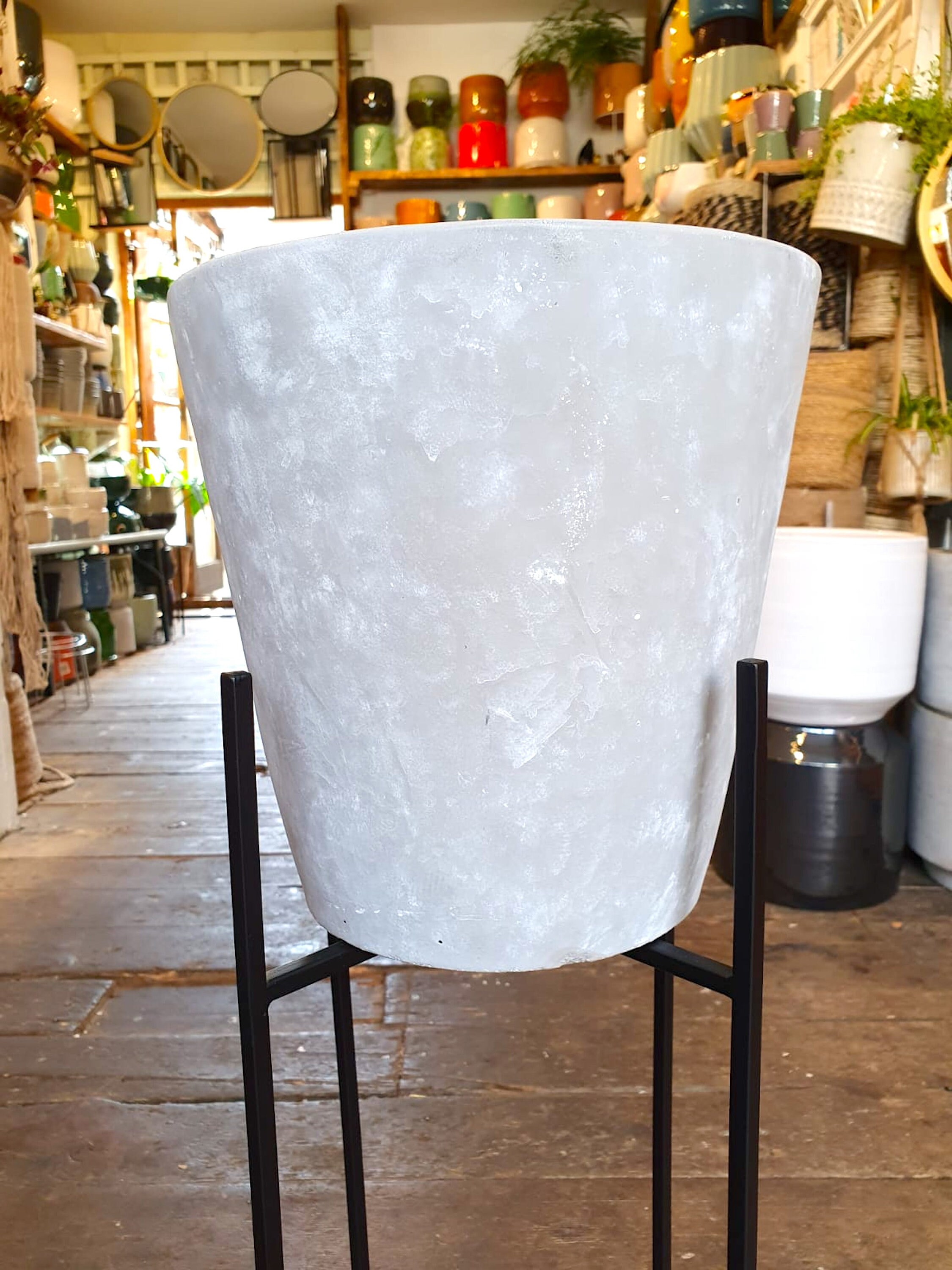 Jardineras de cemento cónico en un elegante diseño minimalista | Etsy