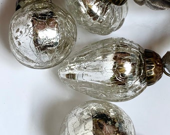 Christmas decorations Set of 4 handblown glass baubles flat rate postage fee on all baubles