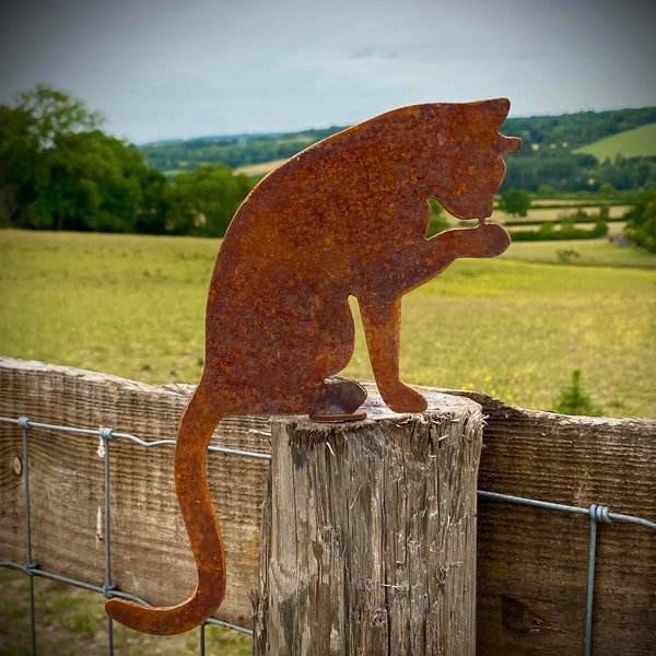 Exterior Rustic Rusty Metal Cat Washing Feline Garden Fence Topper Yard Art Gate Post  Sculpture  Gift   Present