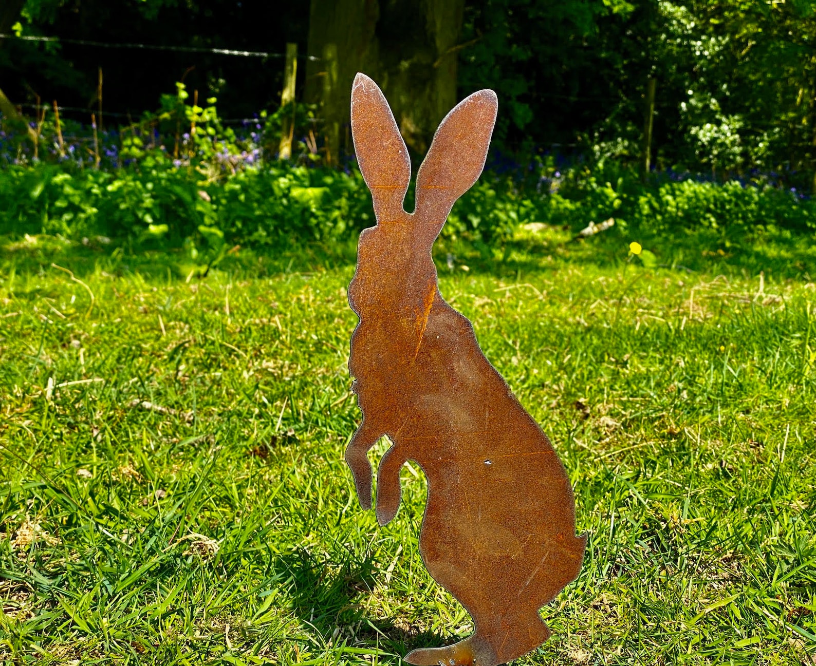 Exterior Rustic Metal Peter Rabbit Hare Garden Stake Yard Art Vegetable ...