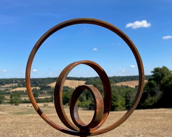 Exterior Rustic Garden Sphere Trio Ring Hoop Circle Modern Art Rusty Metal Garden Stake Yard Art  Centre Piece Flower Bed Sculpture