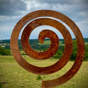 Small Rustic Metal Swirl Whirl Hypno Retro Abstract 3D Garden Sculpture Yard Art  Stake  Gift   Present