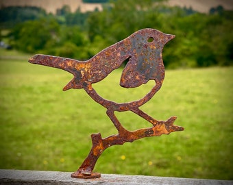 Exterior Rustic Rusty Metal Robin Bird Branch Garden Fence Topper Yard Art Gate Post Sculpture Gift Present