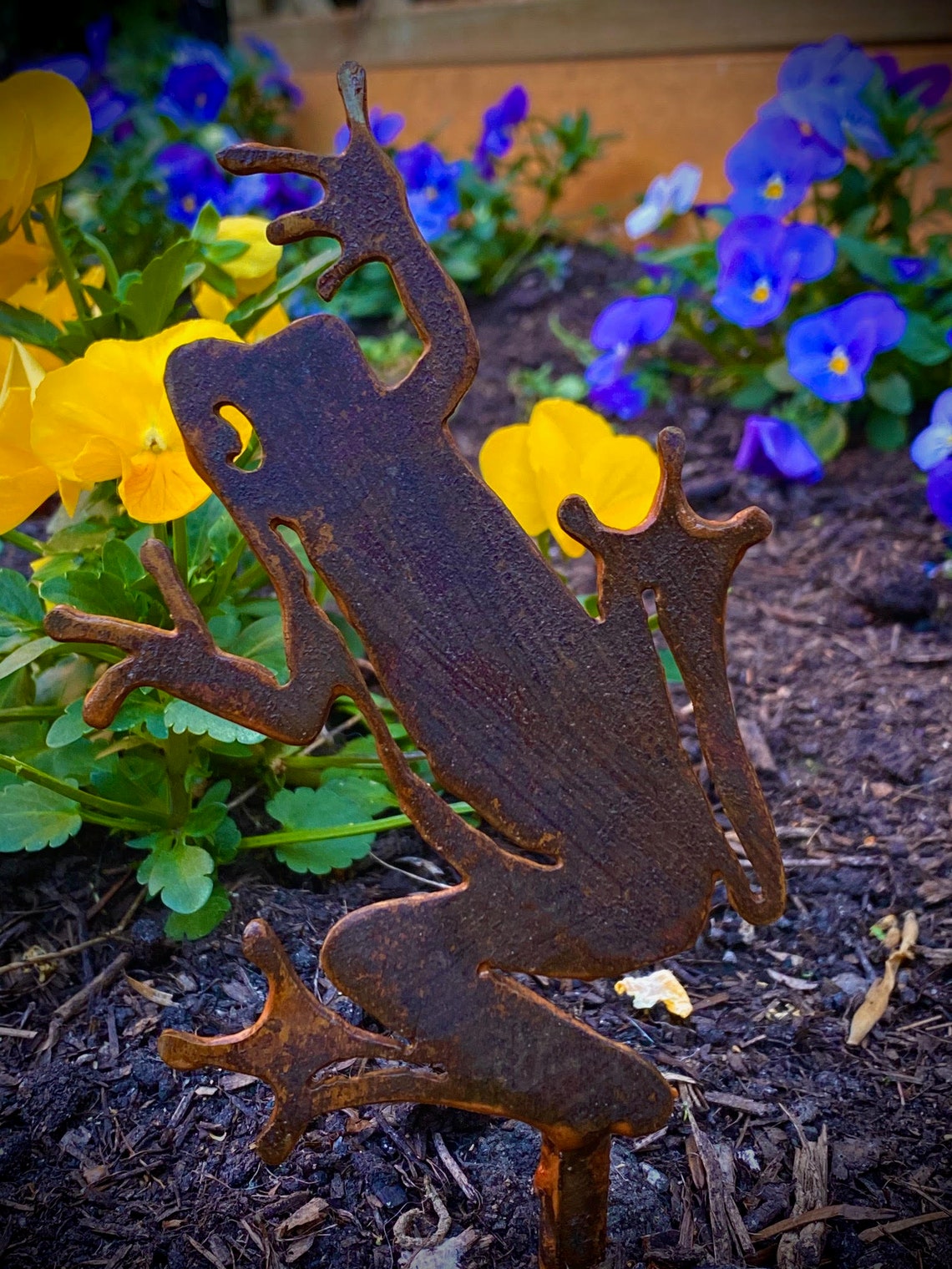 Rustic Frog Small Exterior Rustic Metal Little Frog Leaping Garden Stake Yard Art ...