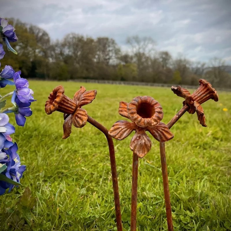 Metal Daffodil Sculpture - Etsy