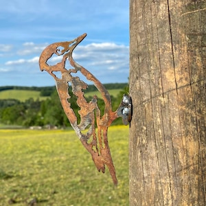 Exterior Rustic Rusty Metal Woodpecker Bird Garden Fence Topper Yard Art Gate Post  Sculpture  Gift   Present