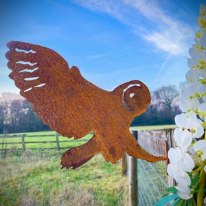 Exterior Rustic Rusty Metal Owl Landing Barn Owl Garden Art Garden Stake Fence Topper Yard Art Gate Post  Sculpture  Gift